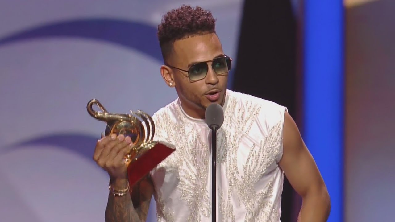 OZUNA gran ganador de PREMIOS LO NUESTRO 2019