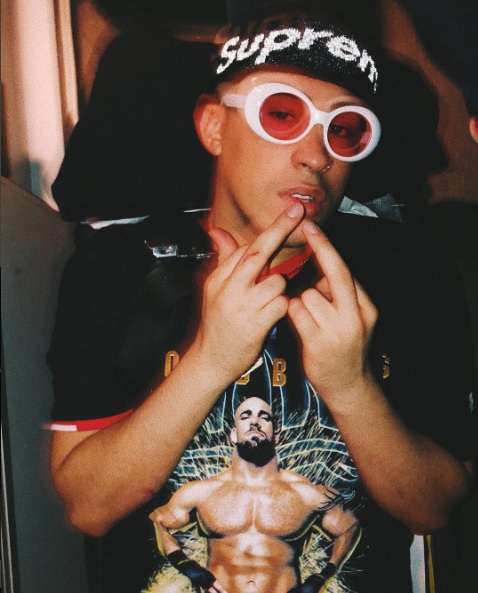 BAD BUNNY disfruta de su vida fuera de las redes